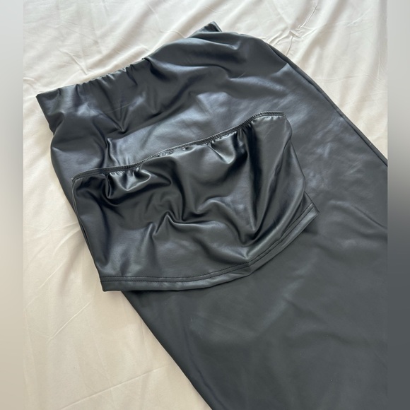 2 piece faux leather body-con skirt and tube top Medium - Picture 5 of 7